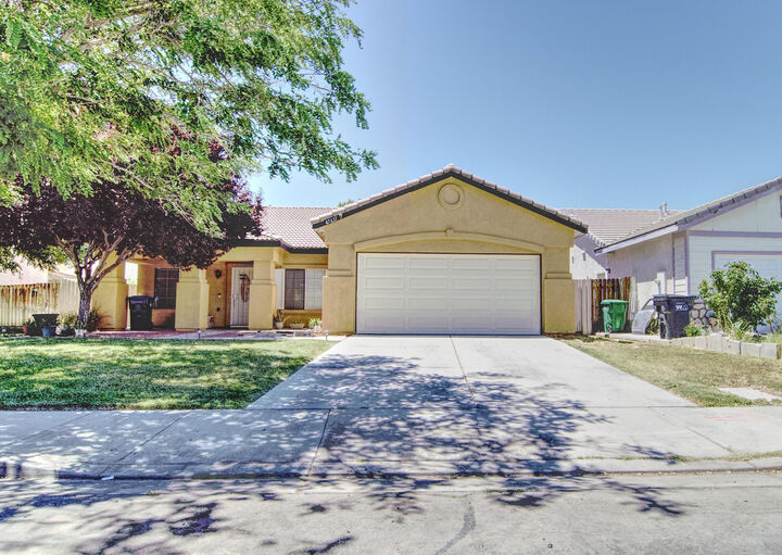 45631 W 17th Street  Lancaster CA 93534 photo