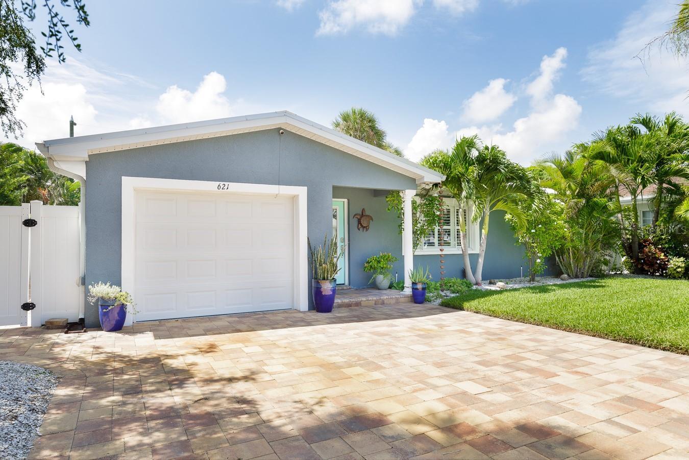 Property Photo: 621 77th Avenue FL 33706