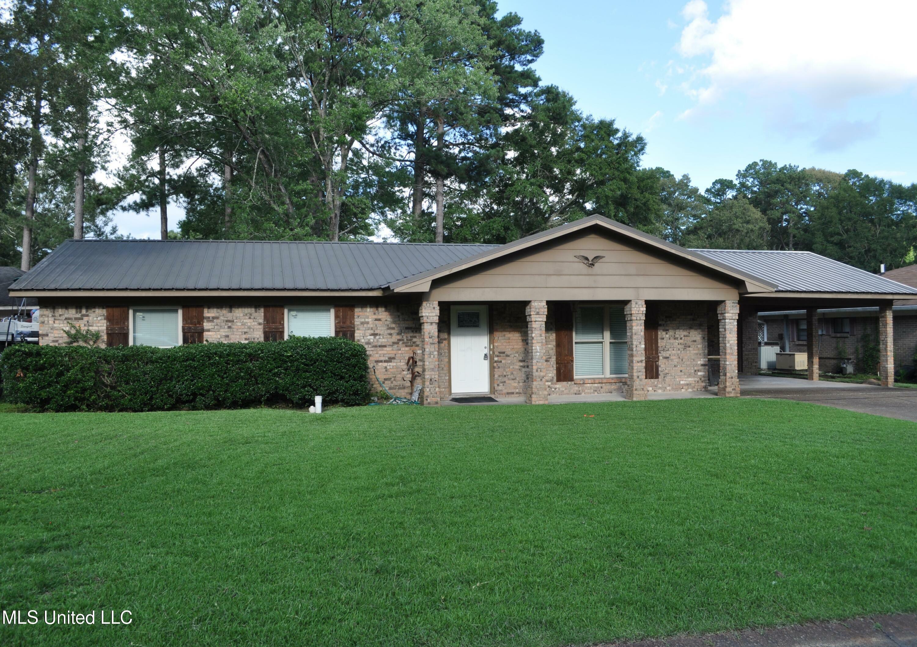 Property Photo:  3542 Dale Circle  MS 39208 