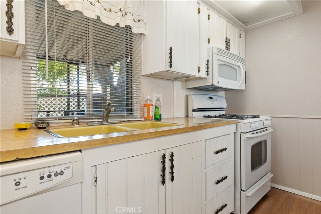 Property Photo:  10025 El Camino Real 92  CA 93422 