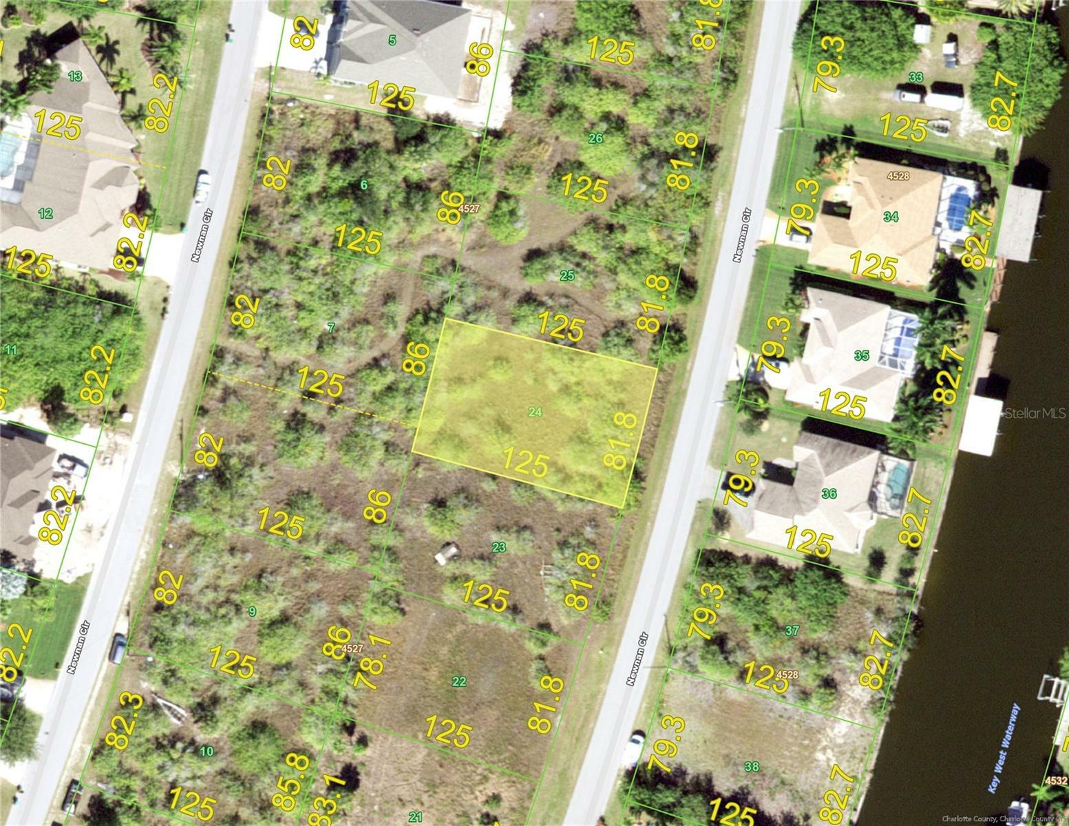 Property Photo: 9459 Newnan Circle FL 33981