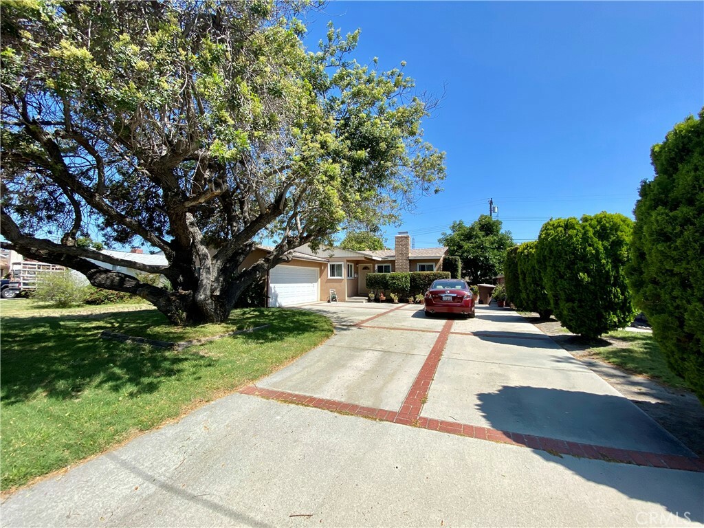 Property Photo: 1669 W Sumac Lane CA 92802