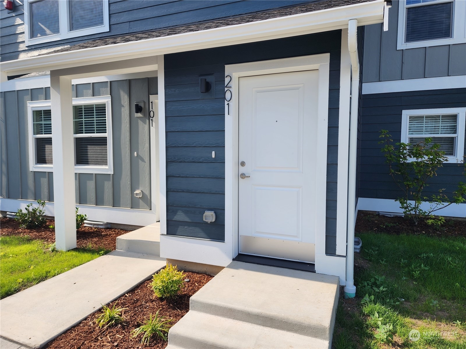 Property Photo: 1039 Cedar Avenue 101 WA 98270