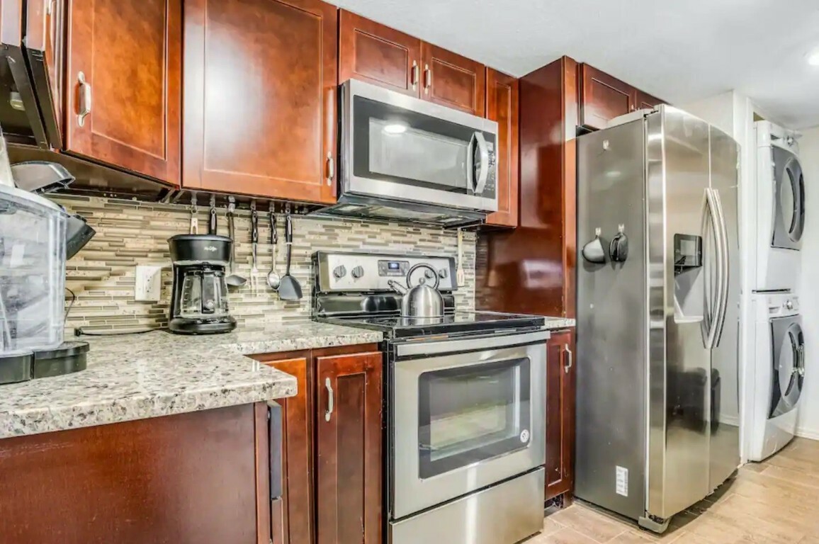 Property Photo: 1 Crystal Springs Court H TX 78738