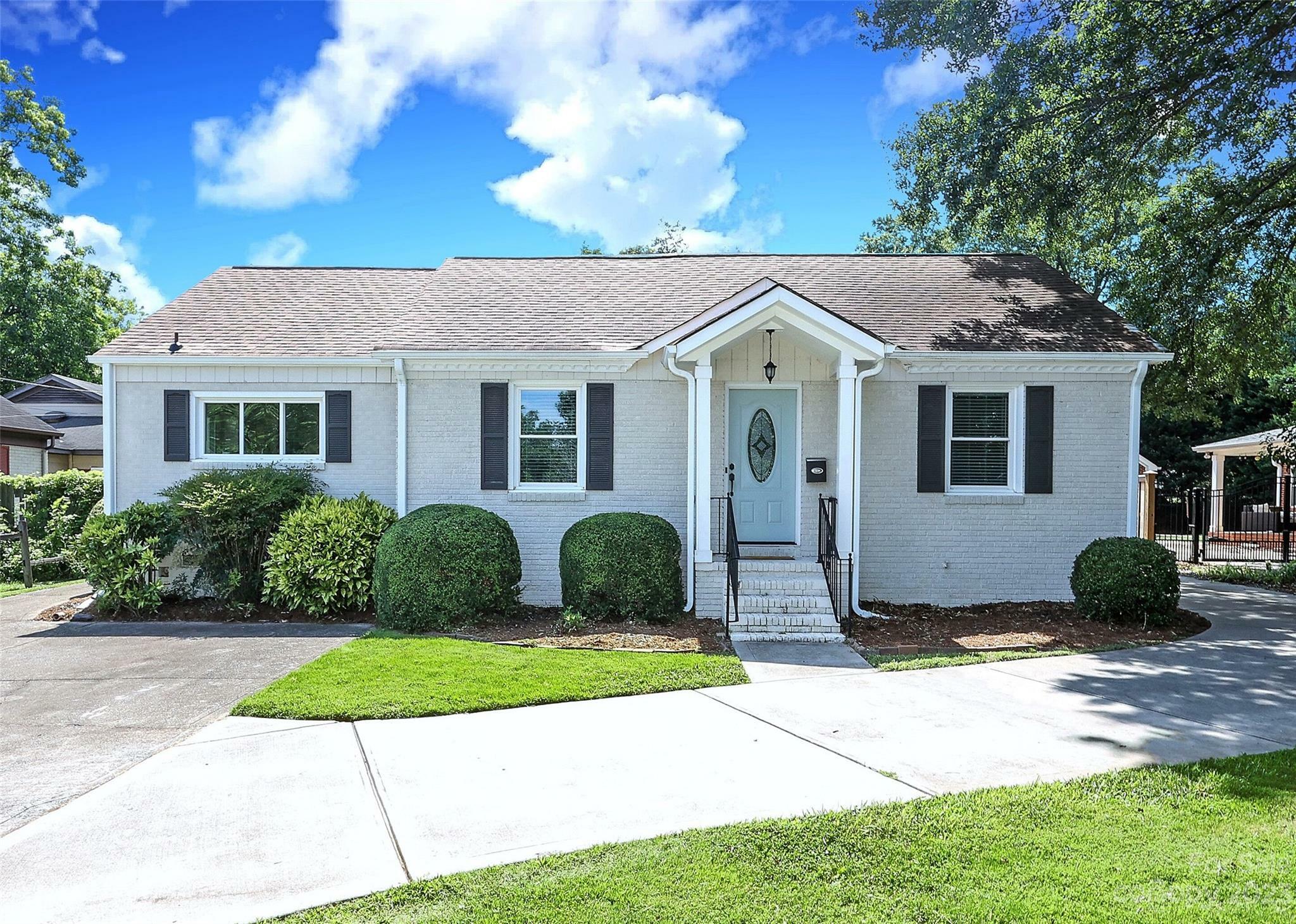 Property Photo: 3732 Haven Drive NC 28209