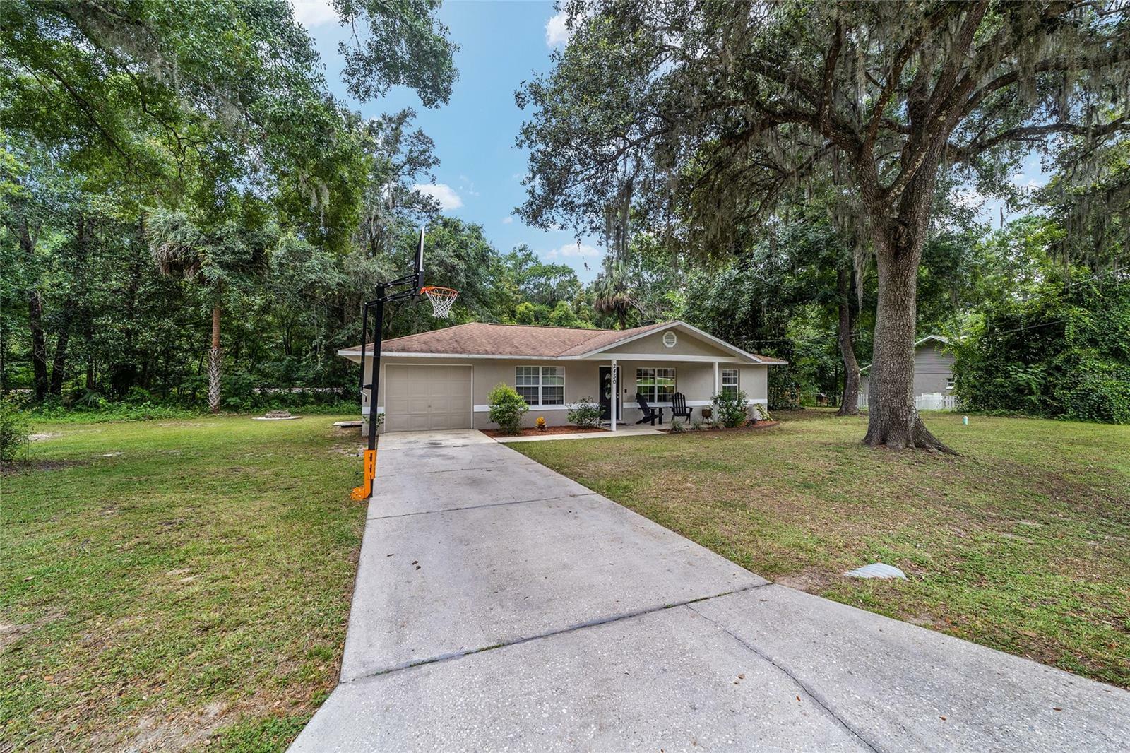 Property Photo:  2450 SE 40th Street Road  FL 34480 