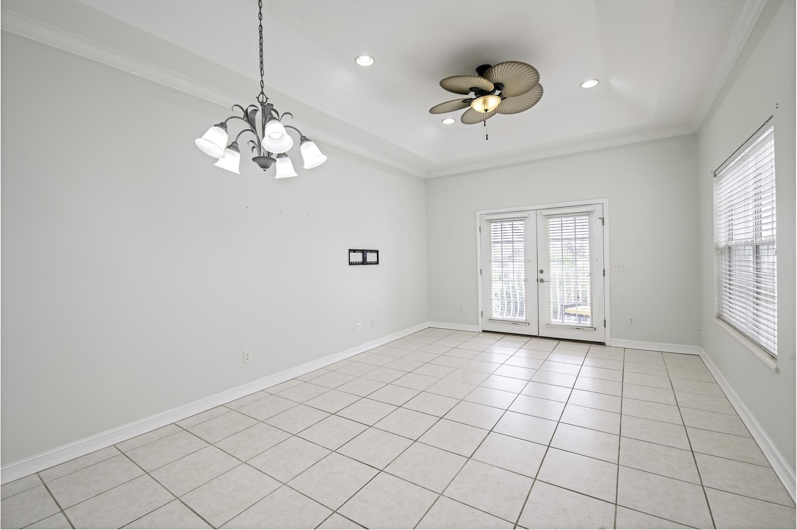 Property Photo:  361 Royal Caribbean Court  FL 32080 