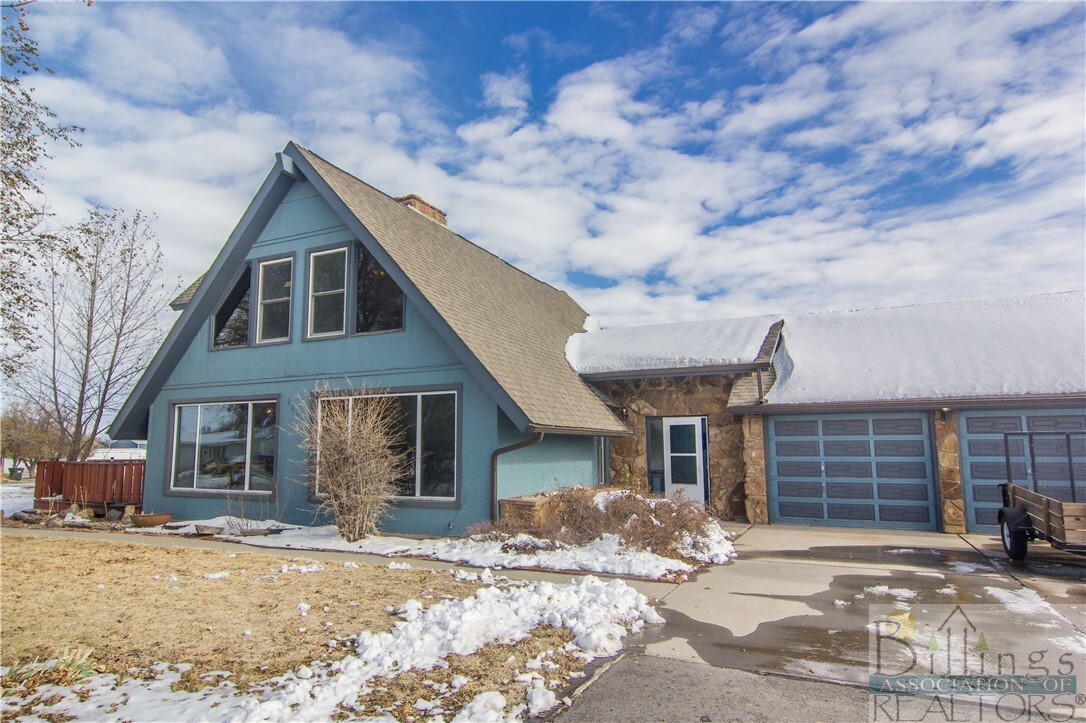Property Photo: 2039 W Echo Drive MT 59105