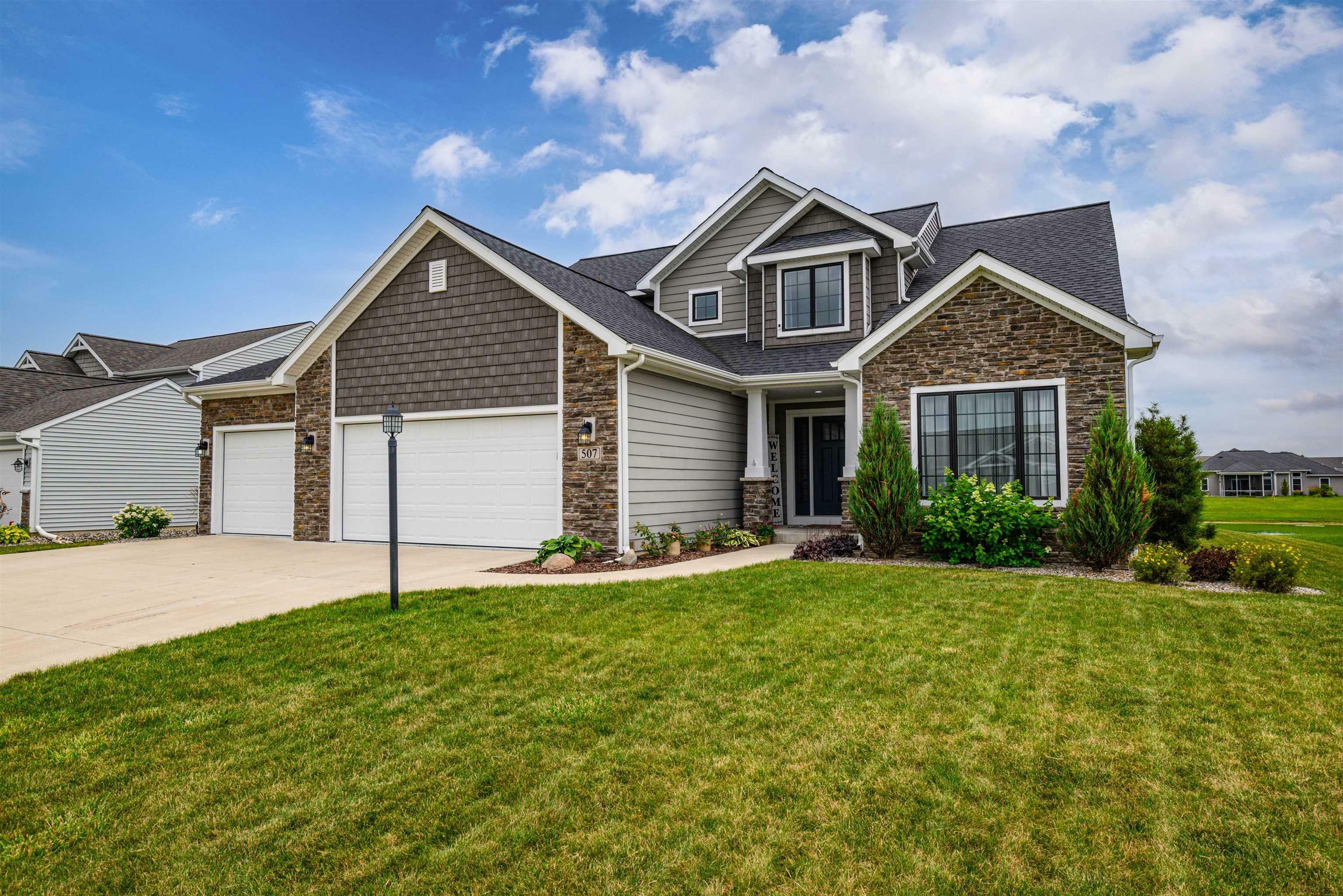 Property Photo: 507 Lakeside Place IN 46738-1157