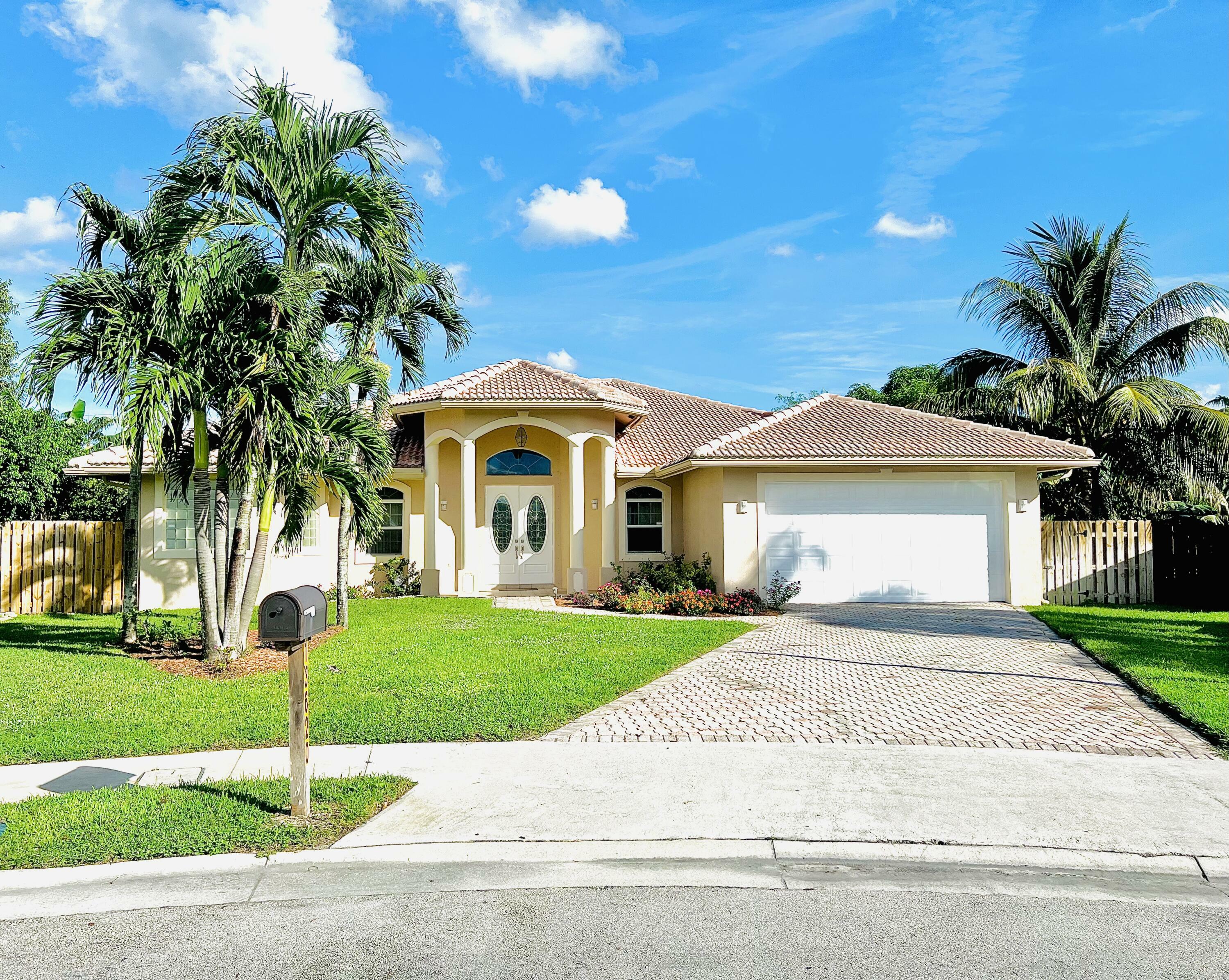 Property Photo:  13620 Folkestone Court  FL 33414 