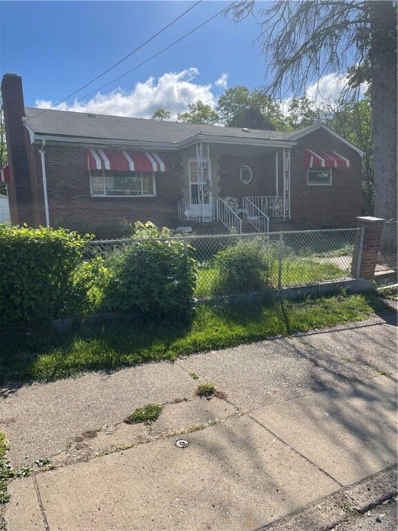 Property Photo:  5421 Glenwood  PA 15207 