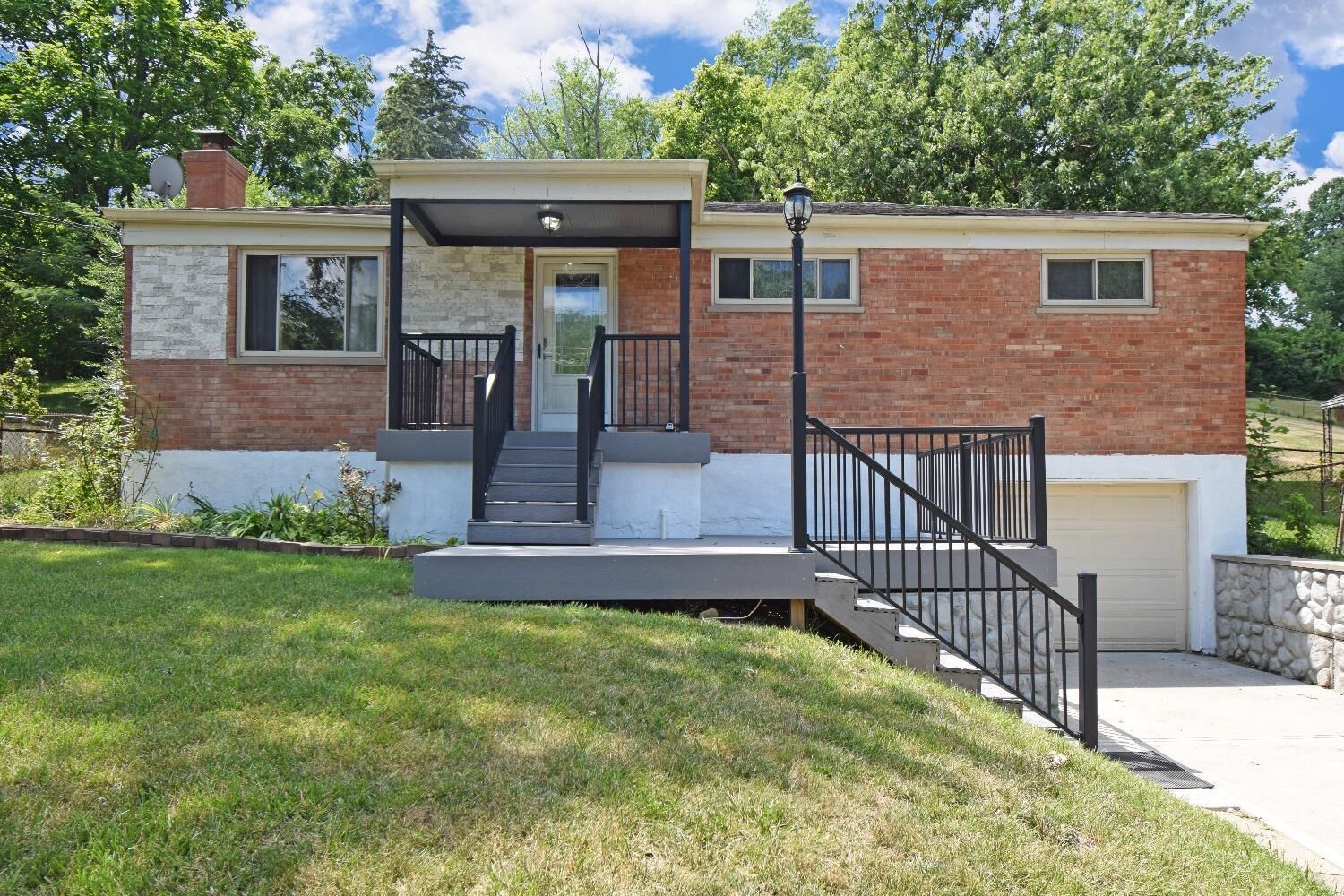 Property Photo: 5211 Rybolt Rd OH 45248