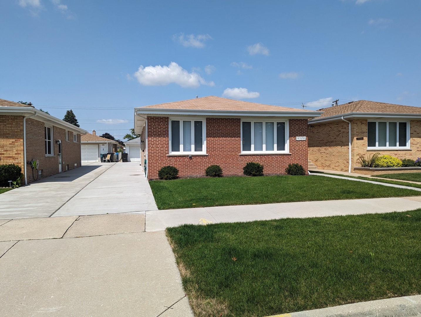 Property Photo: 4928 N Nordica Avenue IL 60656