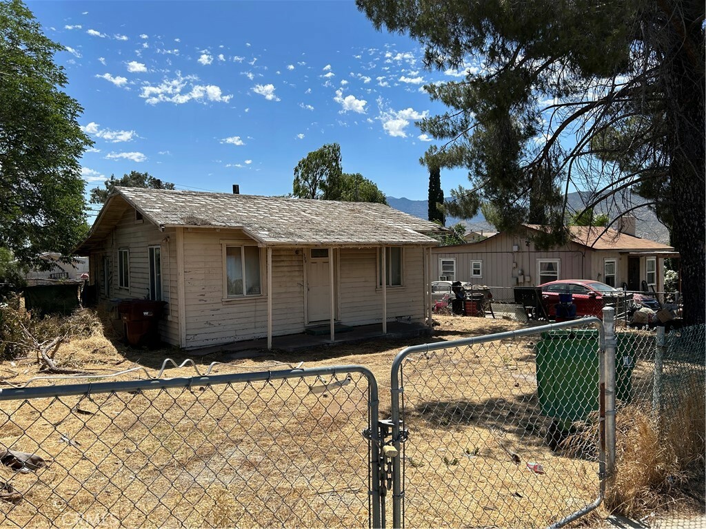 Property Photo:  570 N Hargrave Street  CA 92220 