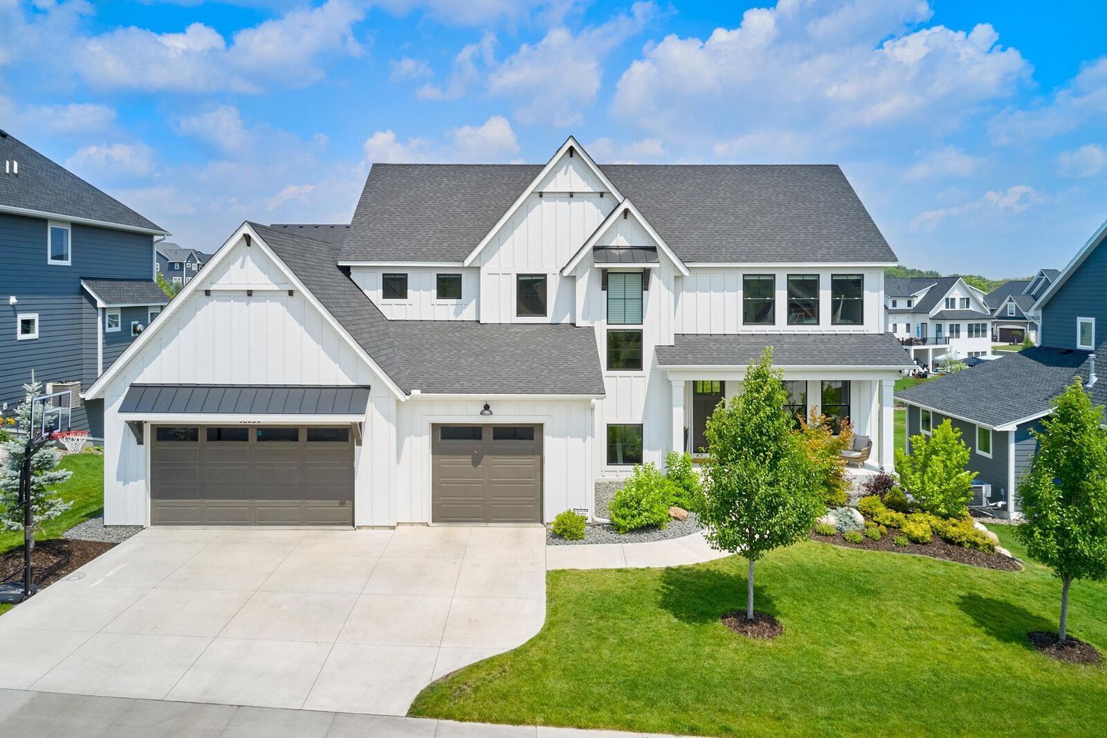 Property Photo:  18950 49th Avenue N  MN 55446 