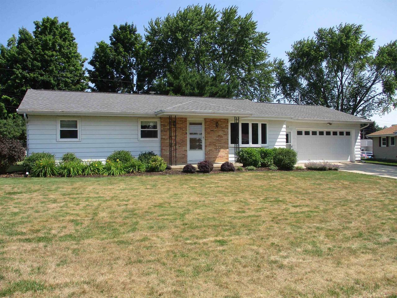 Property Photo:  1233 East Circle Drive  WI 53916 