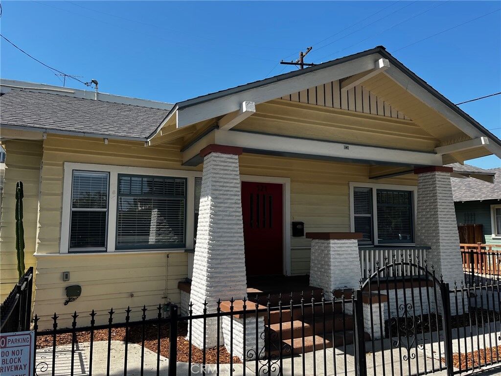 Property Photo: 521 Olive Avenue CA 90802