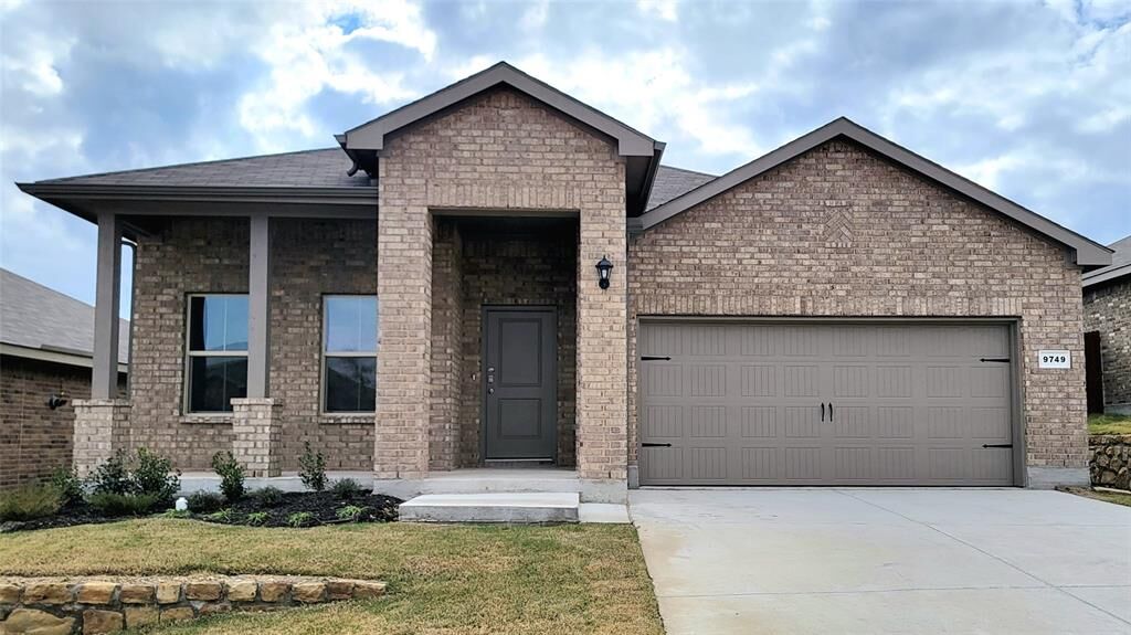 Property Photo:  9749 New Bern Drive  TX 76108 