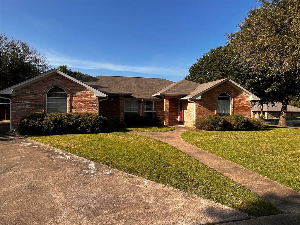 Property Photo:  3225 Ellen Drive  TX 75428 