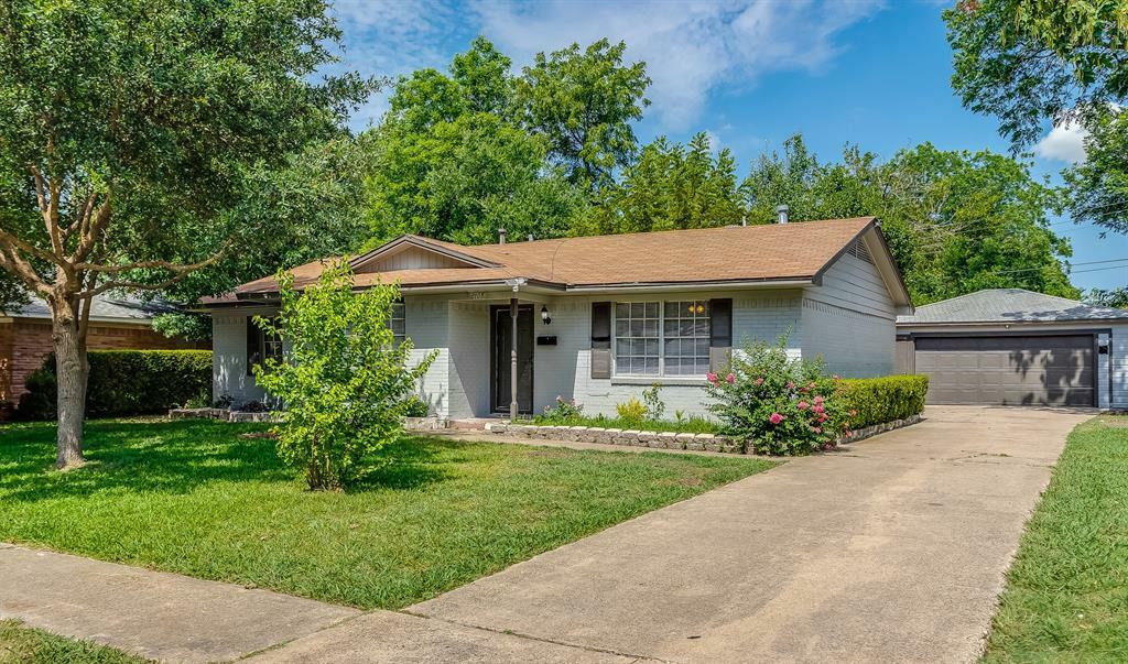 Property Photo: 2705 Wembley Drive TX 75041