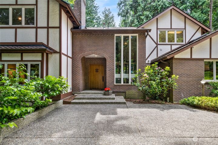 Property Photo:  13715 NE 36th Place  WA 98005 