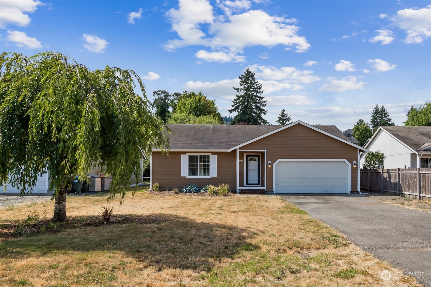 Property Photo: 1105 Lincoln Avenue E WA 98589
