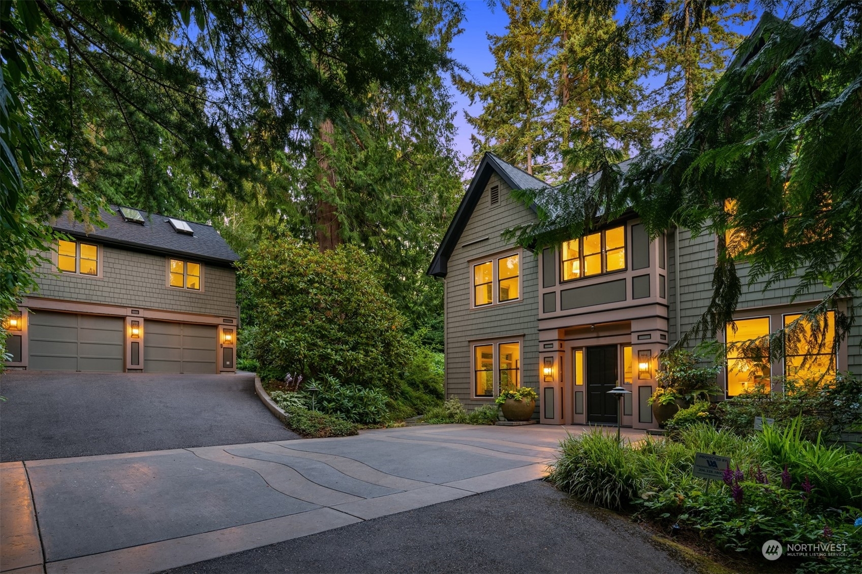Property Photo: 5430 45th Avenue W WA 98199