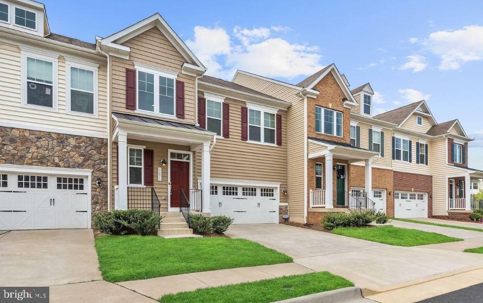 Property Photo: 20471 Rolling Water Terrace VA 20147