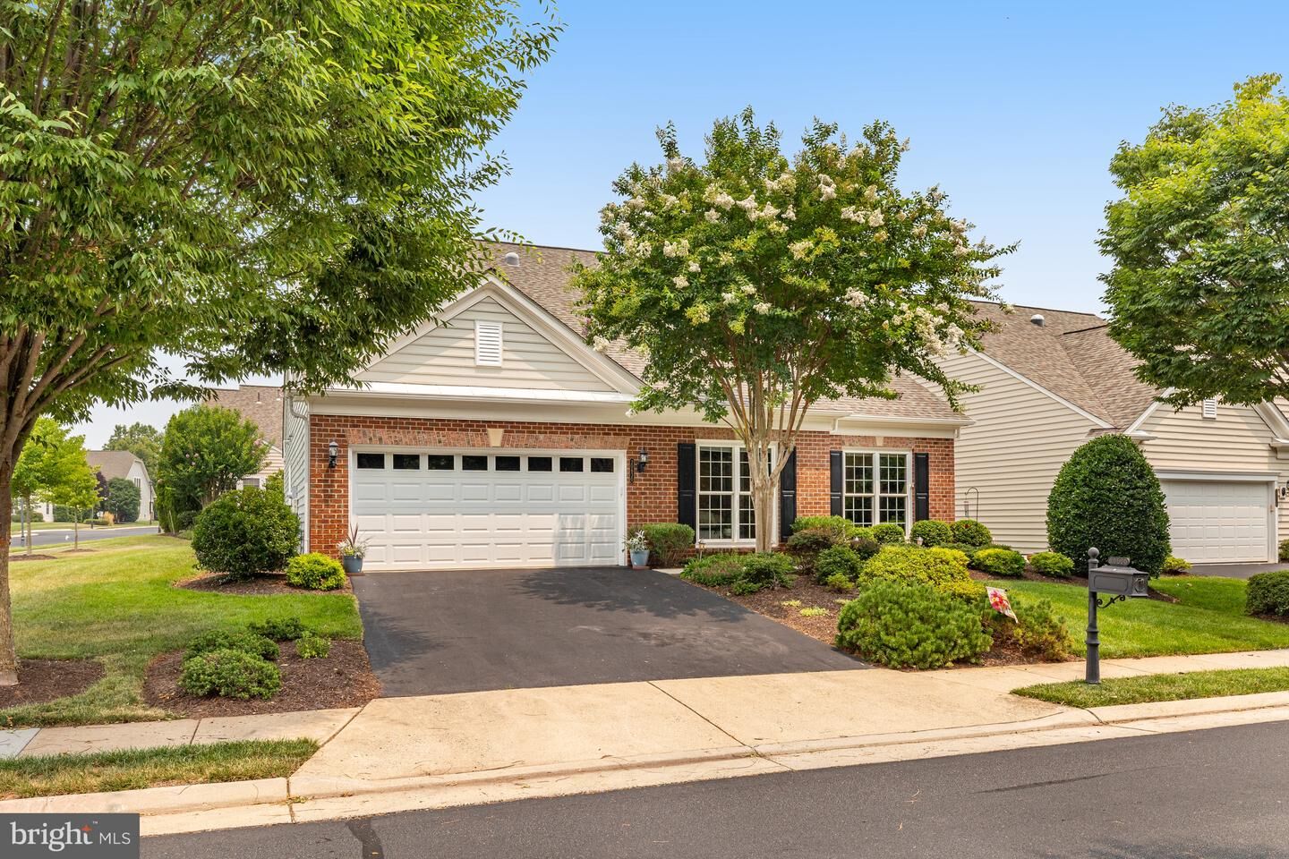 Property Photo: 20630 Crescent Pointe Place VA 20147