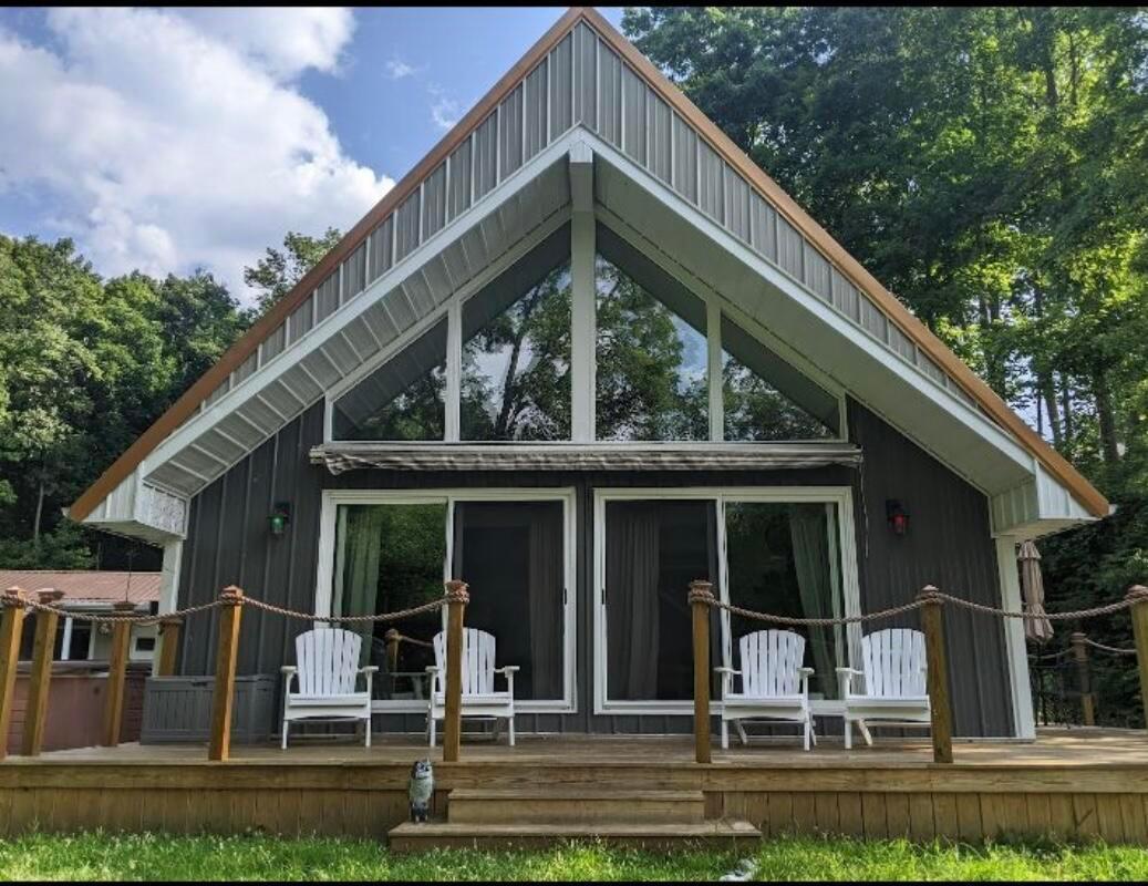Property Photo: 438 Avon Place OH 43076