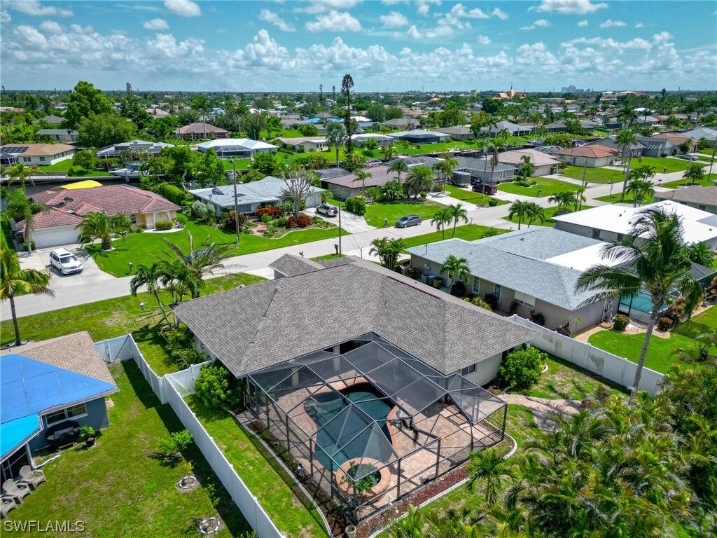 Property Photo:  1150 SE 28th Terrace  FL 33904 
