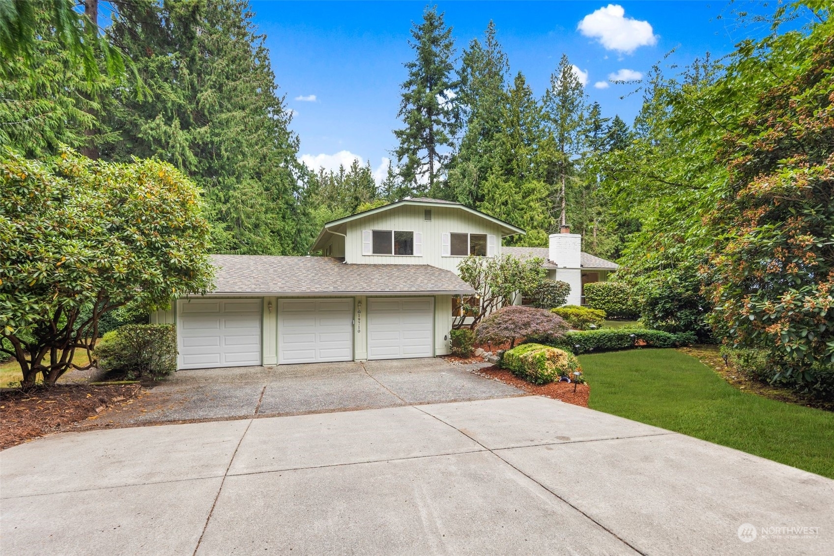 Property Photo:  19710 SE 21st Street  WA 98075 