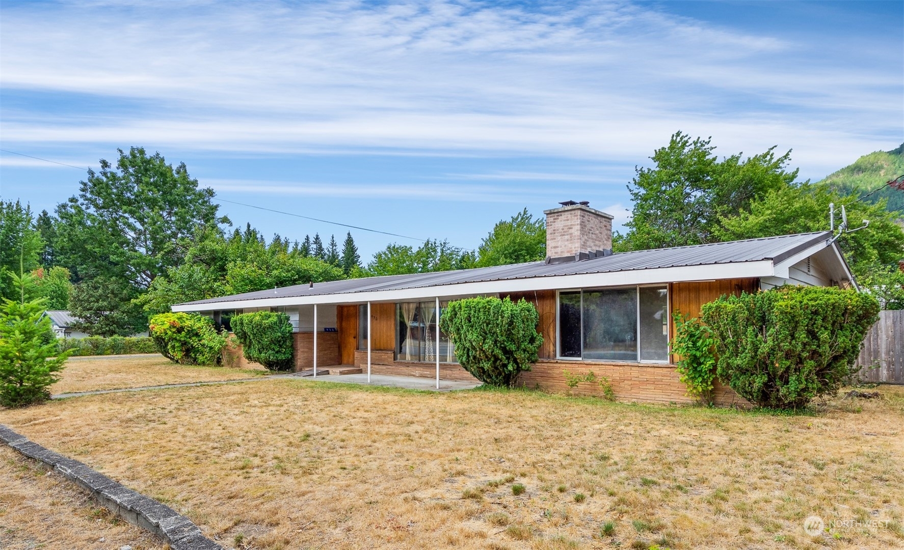 Property Photo:  930 Madison Avenue  WA 98241 