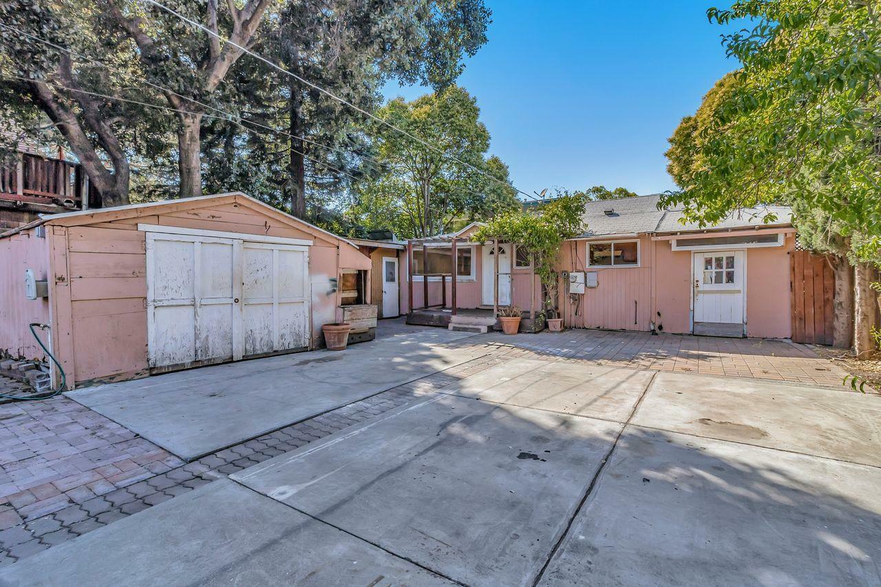 Property Photo:  314 Poplar Avenue  CA 94061 