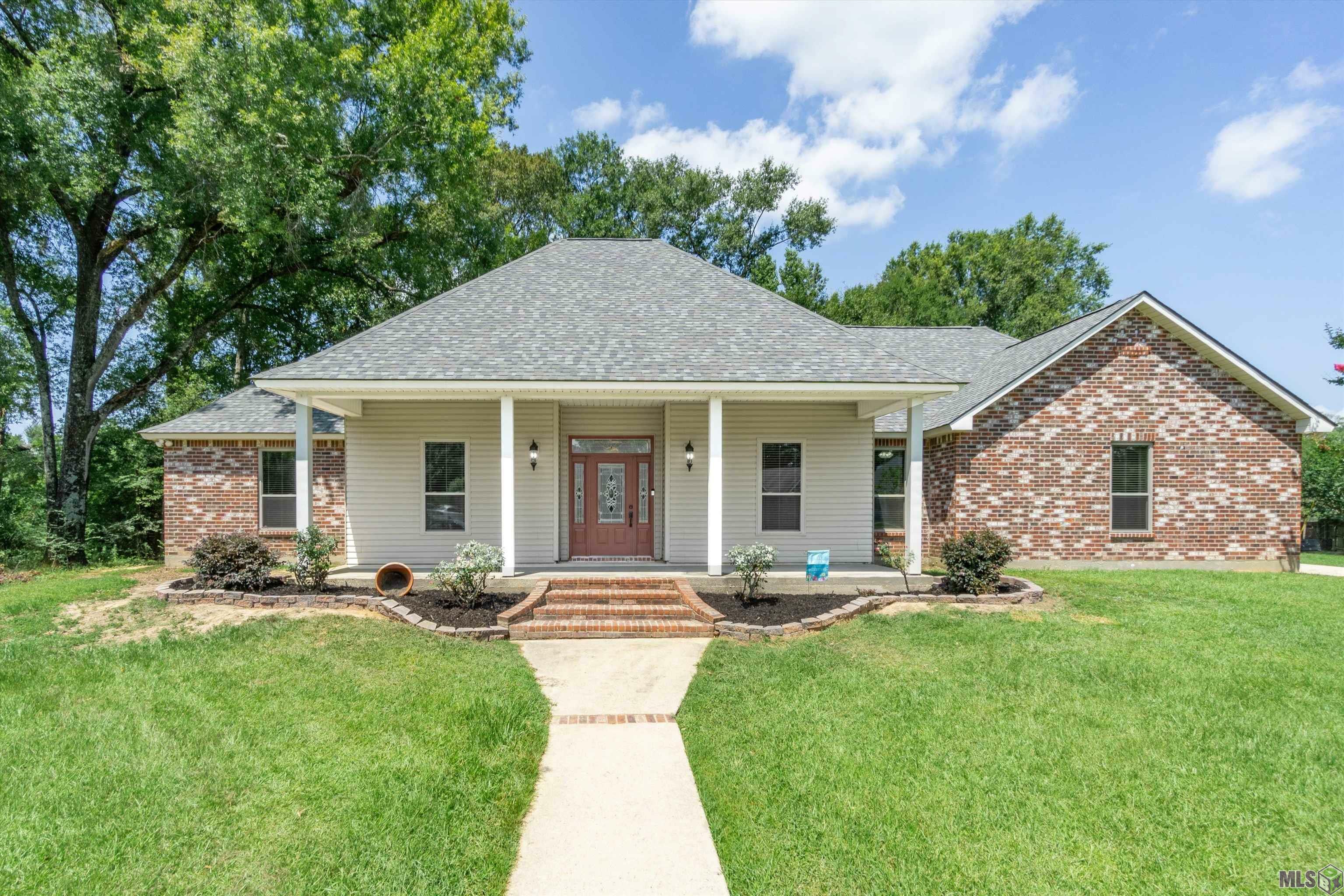 Property Photo: 7459 Connelly Ct LA 70726