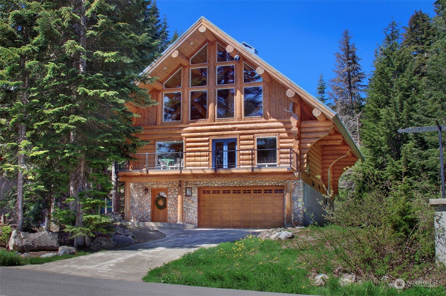 Property Photo:  58 Summit Way  WA 98068 