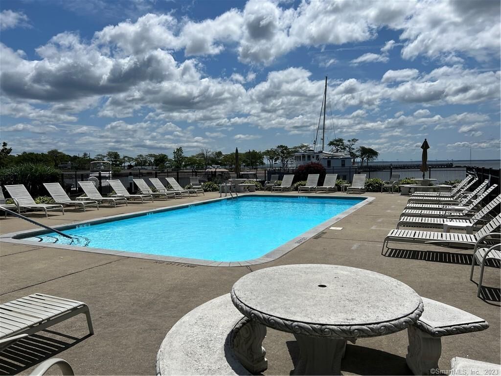 Property Photo:  61 Seaview Avenue 24  CT 06902