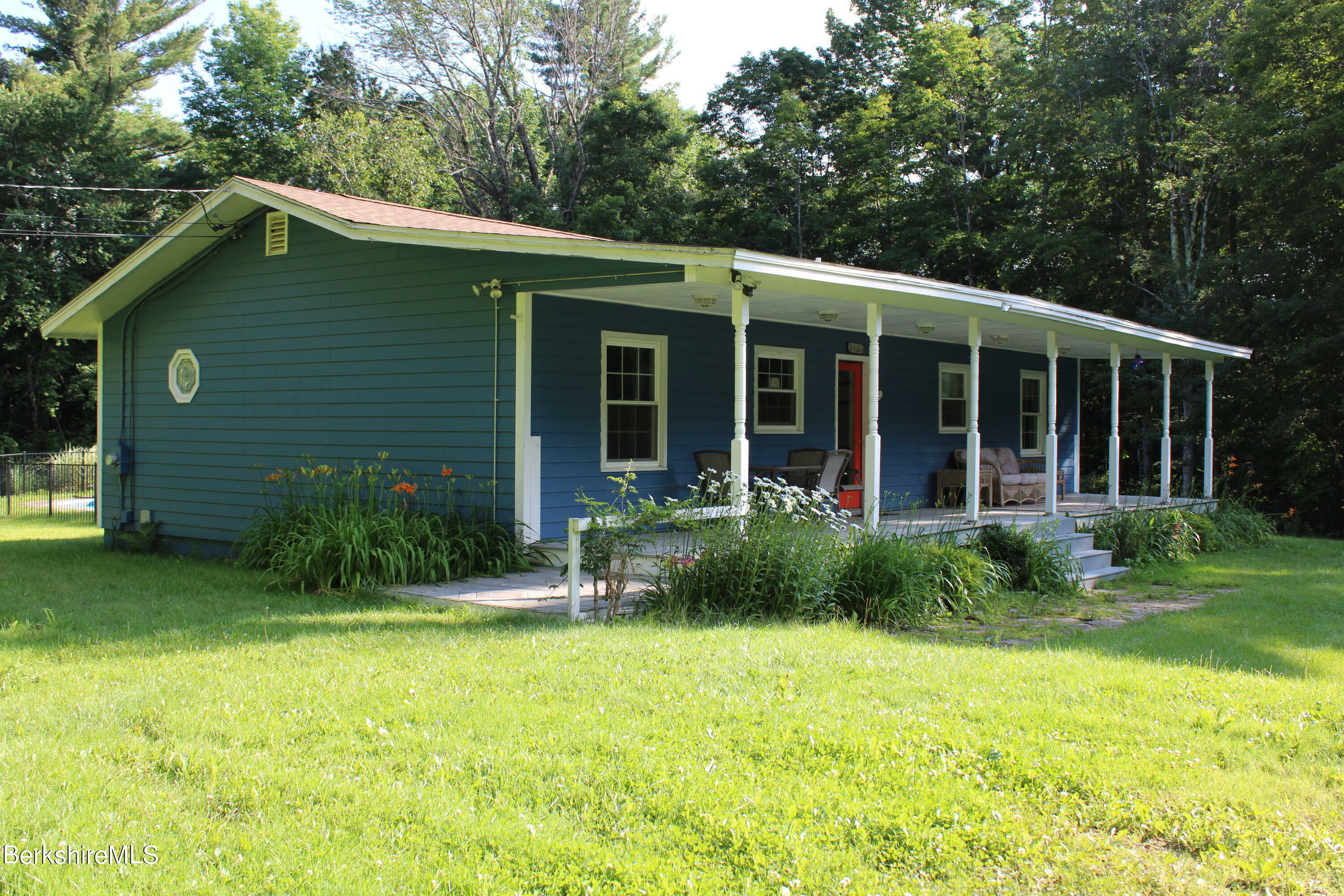 679 Lovers Lane Rd  Washington MA 01223 photo