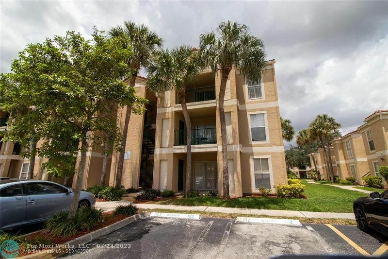 Property Photo:  733 Riverside Dr 1210  FL 33071 