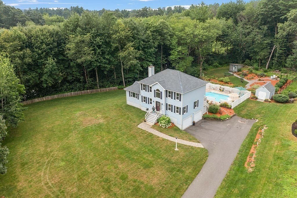 Property Photo:  8 Hammond Farm Rd  MA 01832 