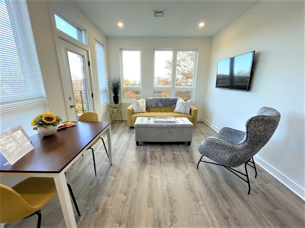 Property Photo: 302 Broadway 401 MA 02149