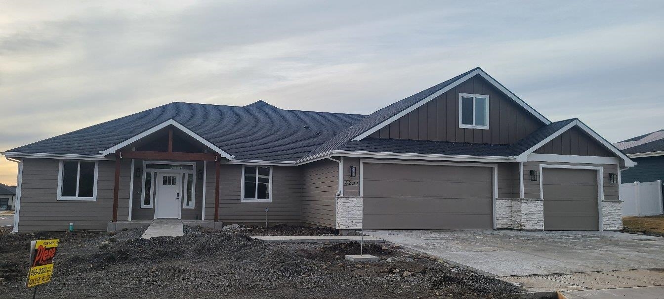 Property Photo: 8207 N Molly St WA 99208