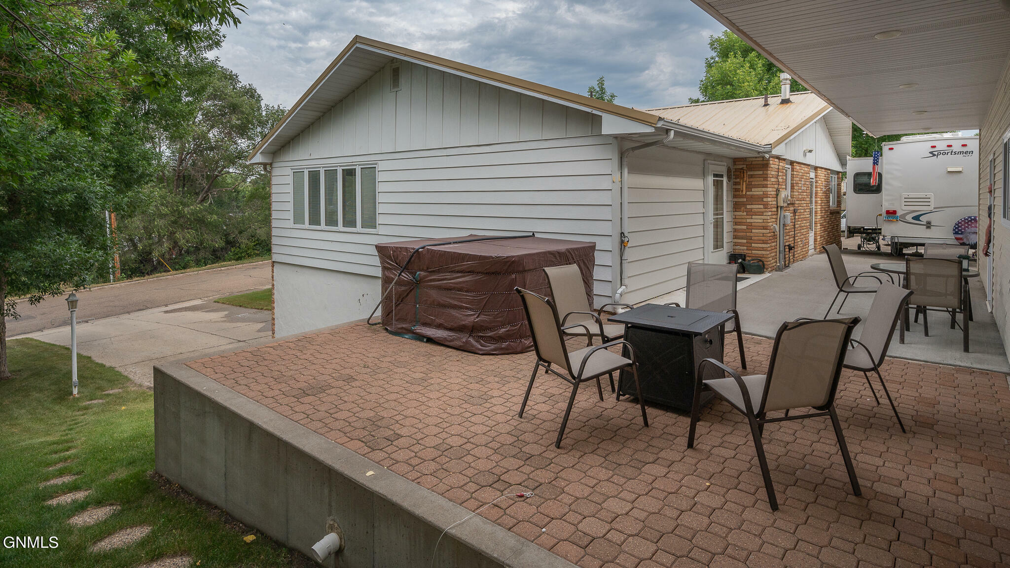 Property Photo:  417 3rd Street NW  ND 58523 