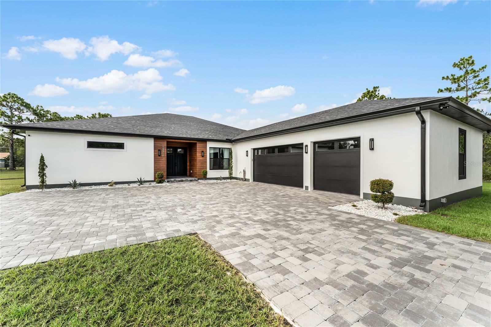 Property Photo:  19512 Majestic Street  FL 32833 