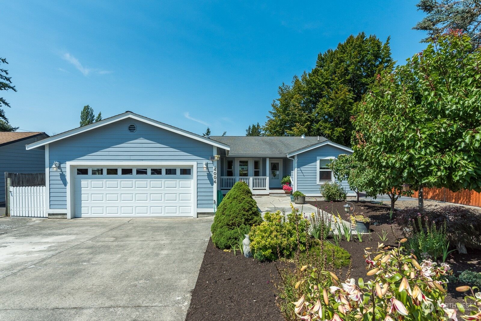 Property Photo:  4004 R Avenue  WA 98221 