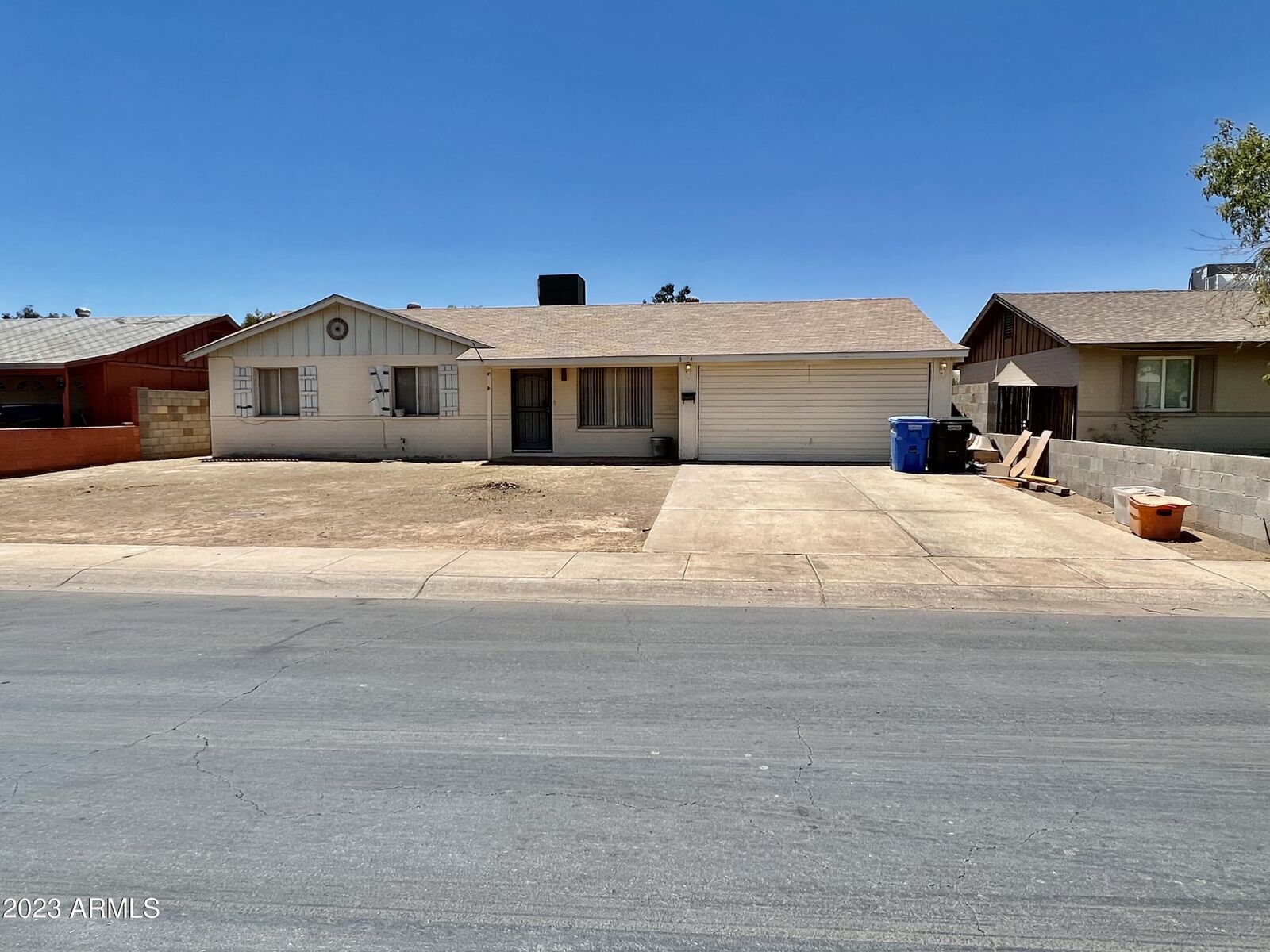 Property Photo:  3024 N 64th Drive  AZ 85033 