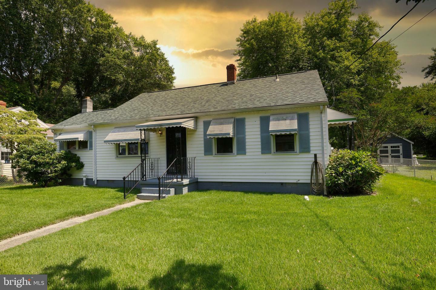 Property Photo: 216 Locust Avenue VA 22443