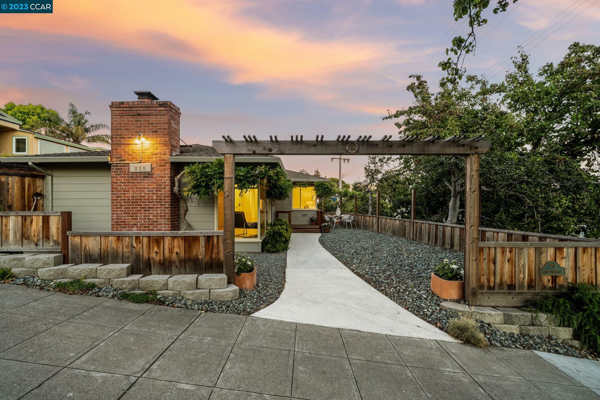 Property Photo: 550 Kenwyn Rd CA 94610