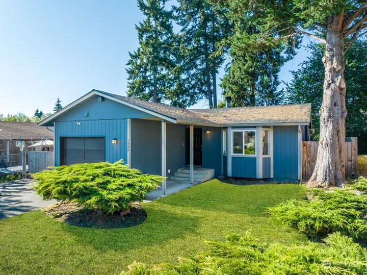 Property Photo:  1420 S 85th St  WA 98444 