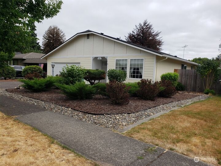 Property Photo:  2712 Maryland Street  WA 98632 